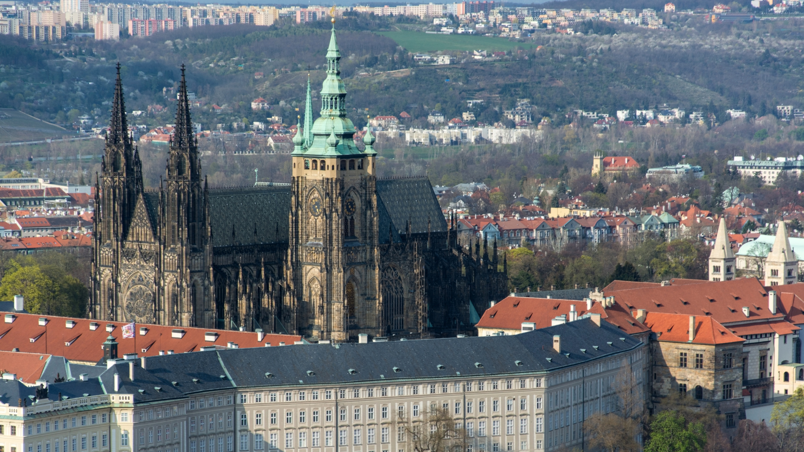 Exploring Prague Castle - second thing in the list of 10 best things to do in the Czech Republic