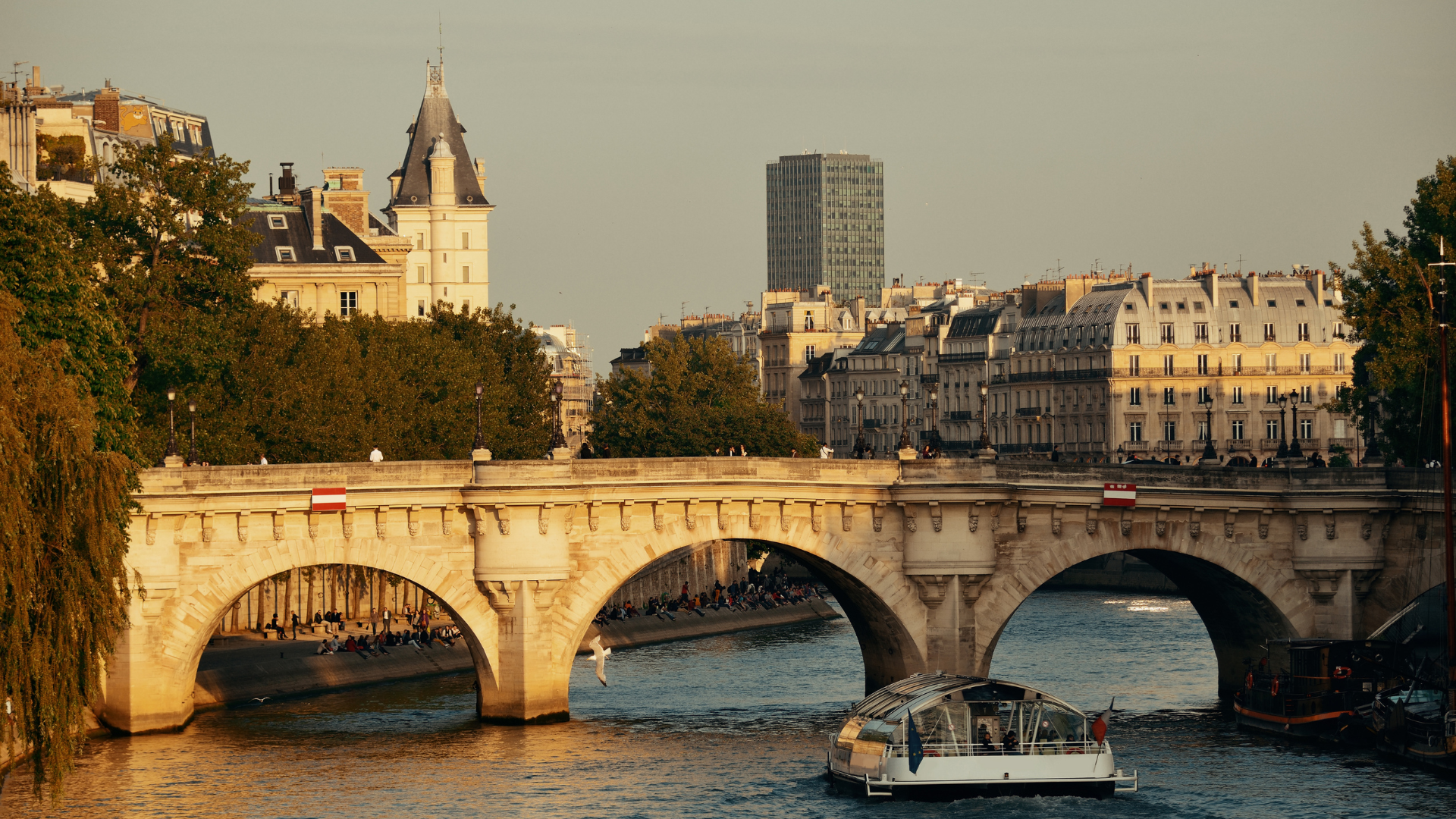 Cruise on the Seine River