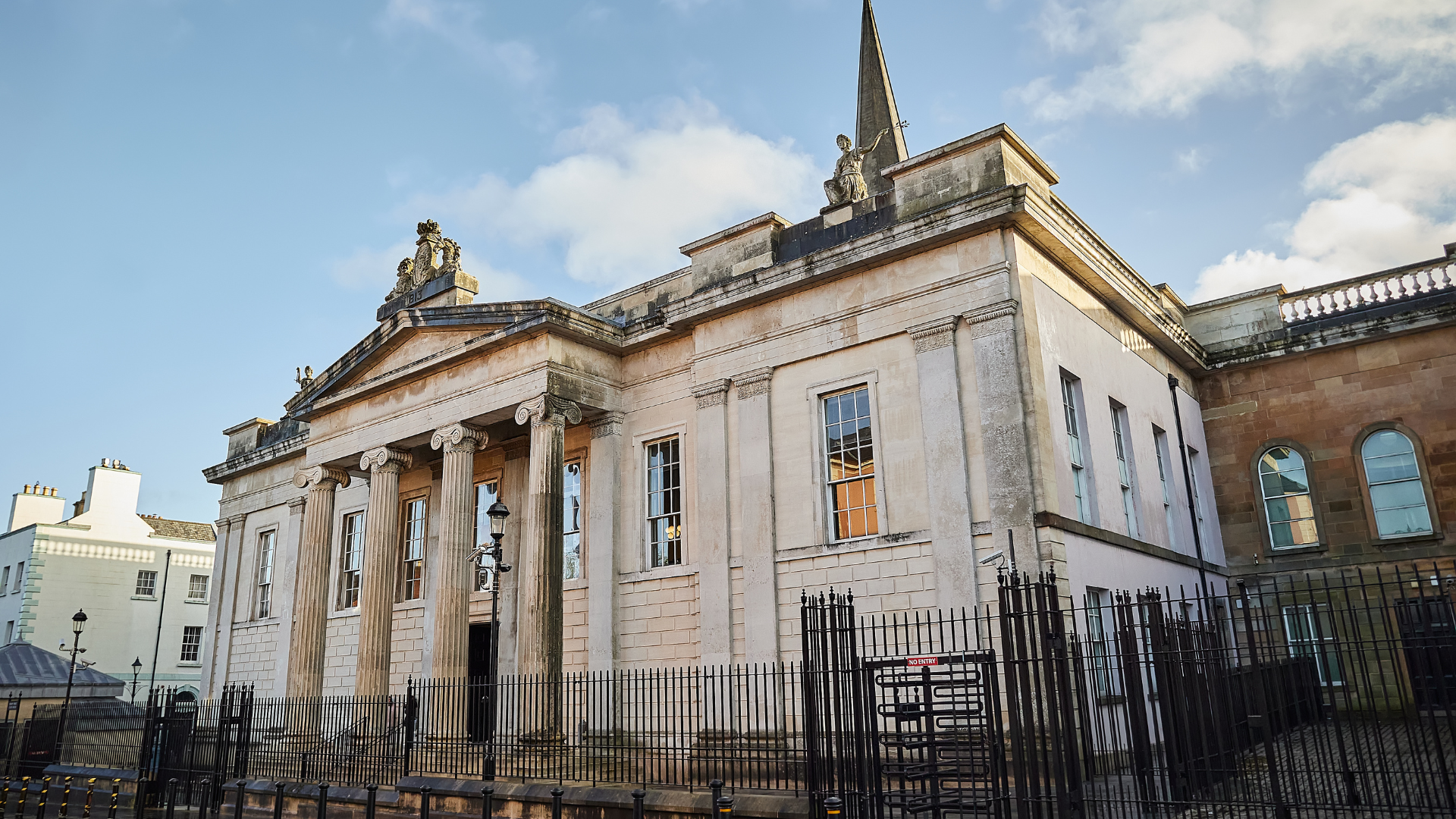 Explore Derry/Londonderry's Historic Walls