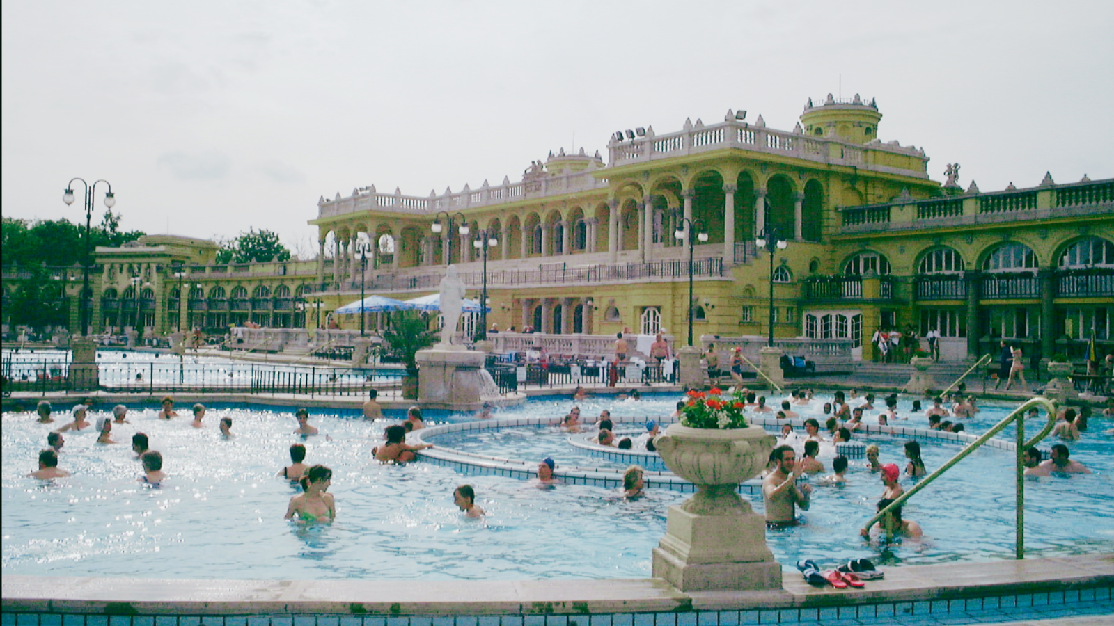 Széchenyi Baths - bus rental in Budapest for 1 day
